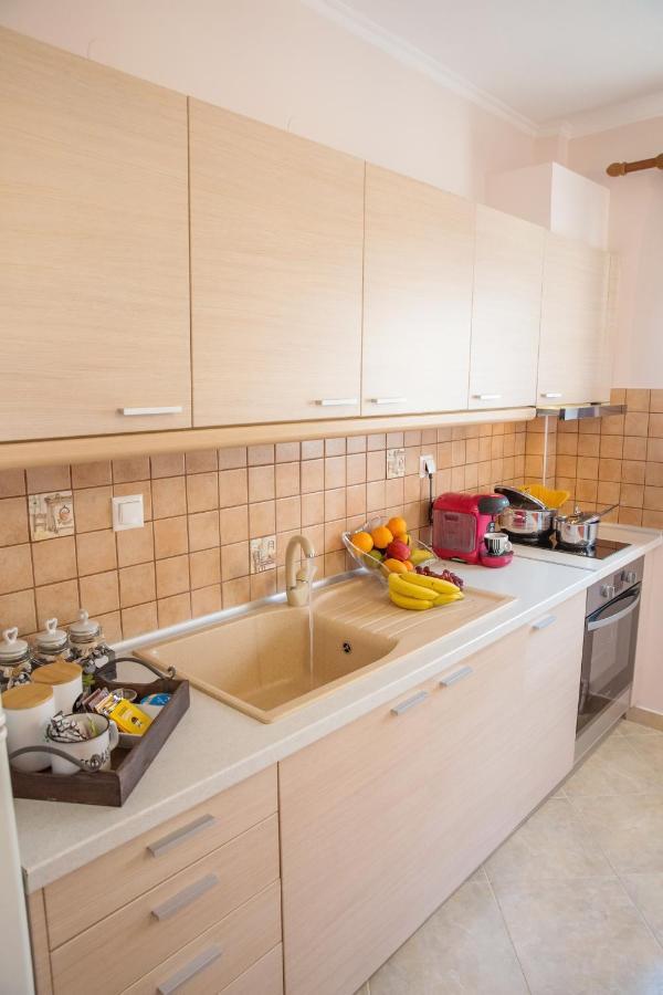 Konstantina & Evgenia Deluxe Apartment Néa Péramos Extérieur photo