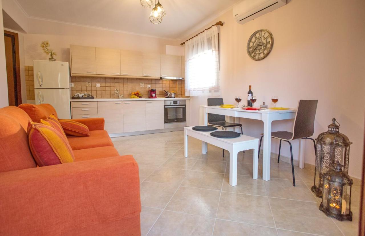 Konstantina & Evgenia Deluxe Apartment Néa Péramos Extérieur photo