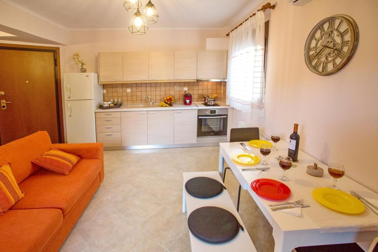 Konstantina & Evgenia Deluxe Apartment Néa Péramos Extérieur photo